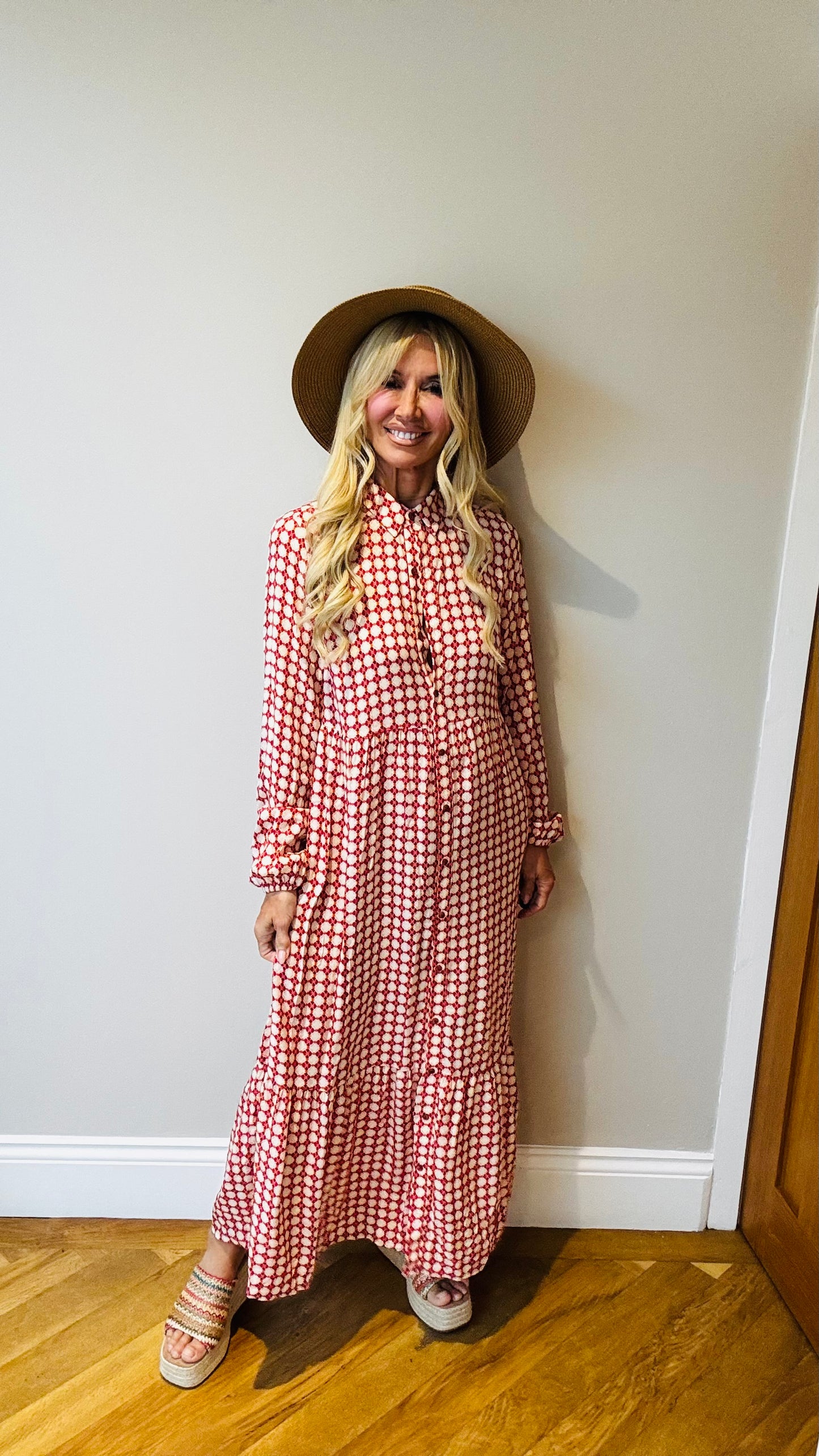 Pretty Maxi Dress Size 8 ( measured to fit up to a 14)
