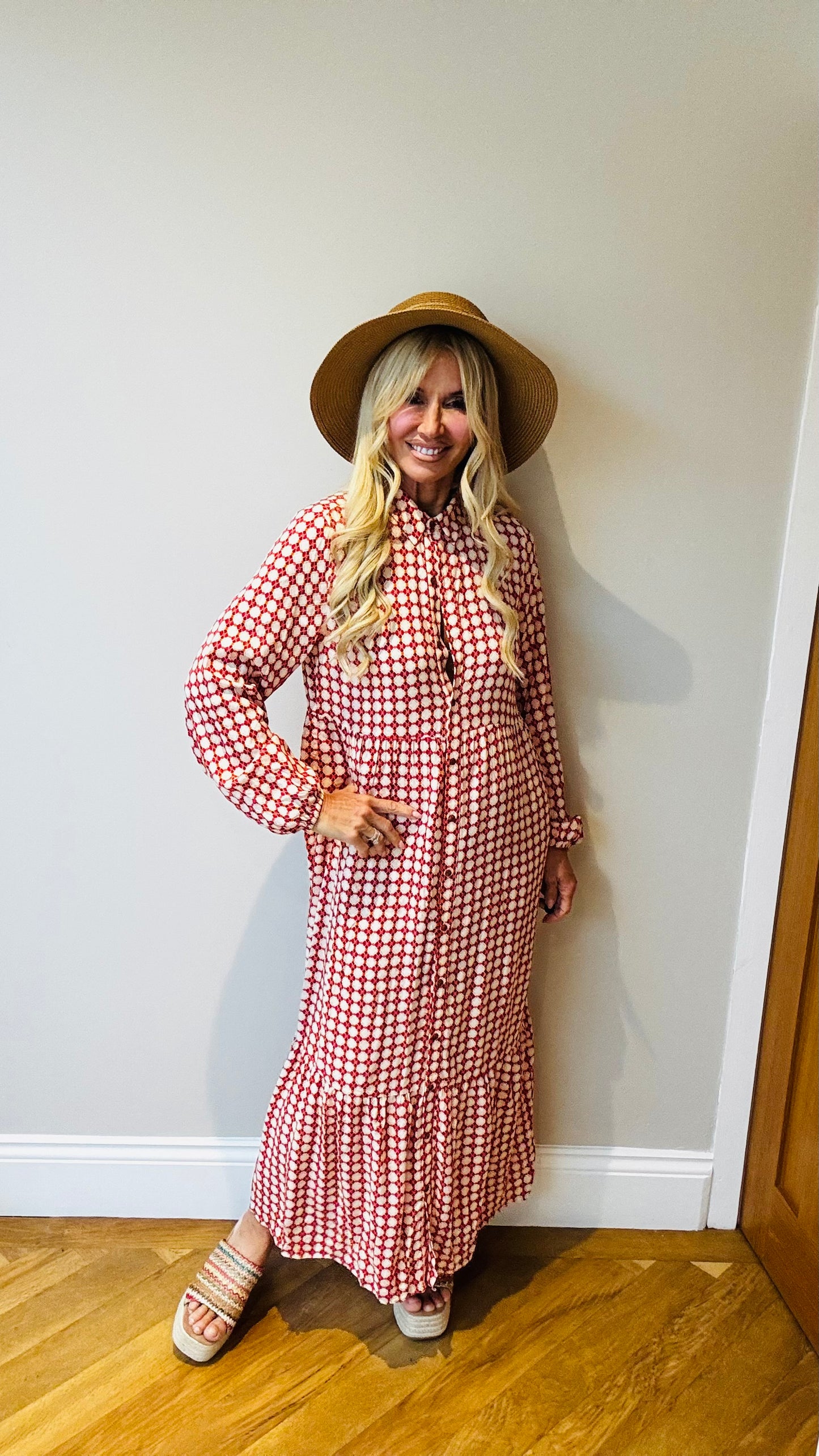 Pretty Maxi Dress Size 8 ( measured to fit up to a 14)