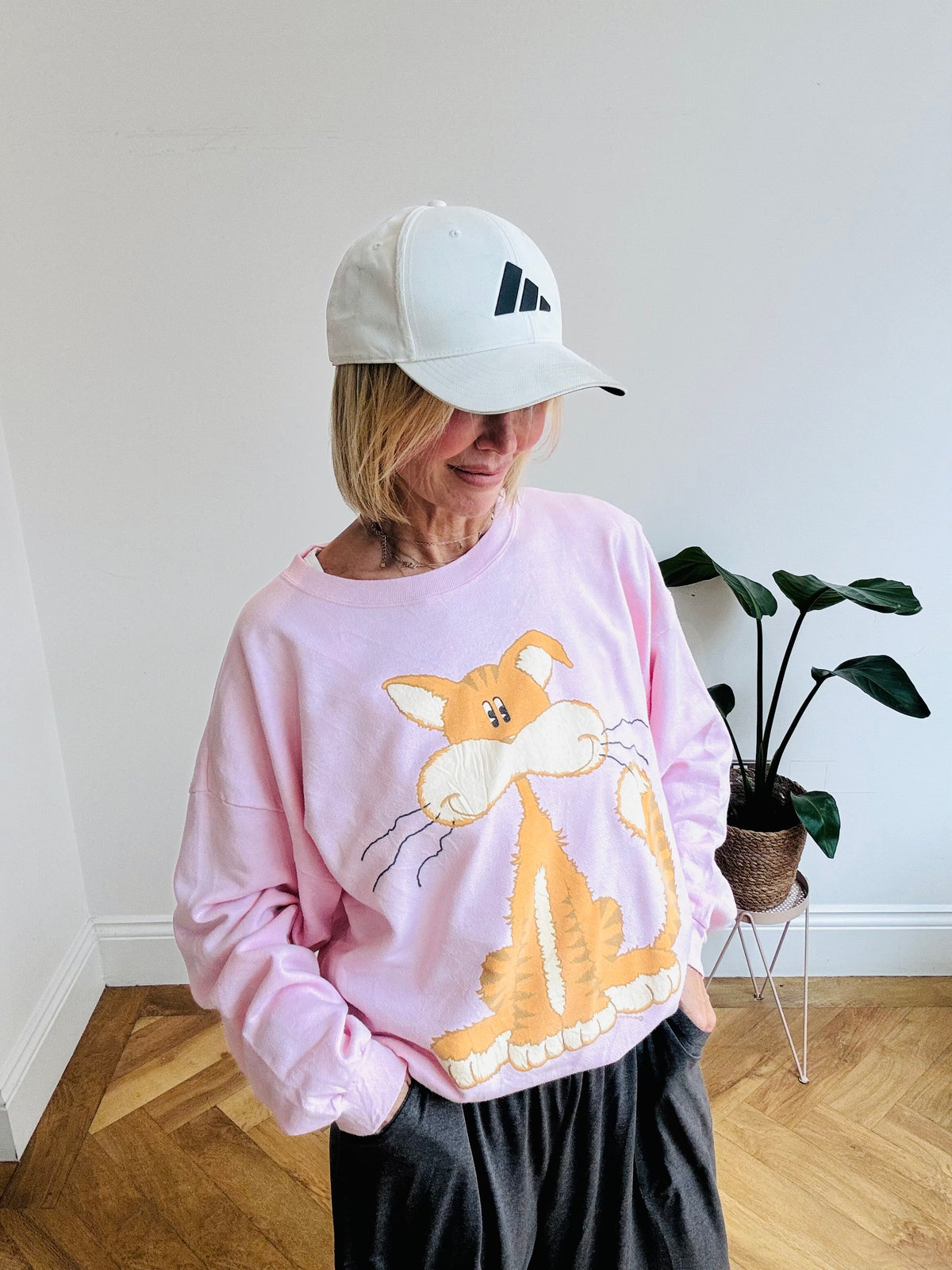 Cute Cat 80’s Sweatshirt