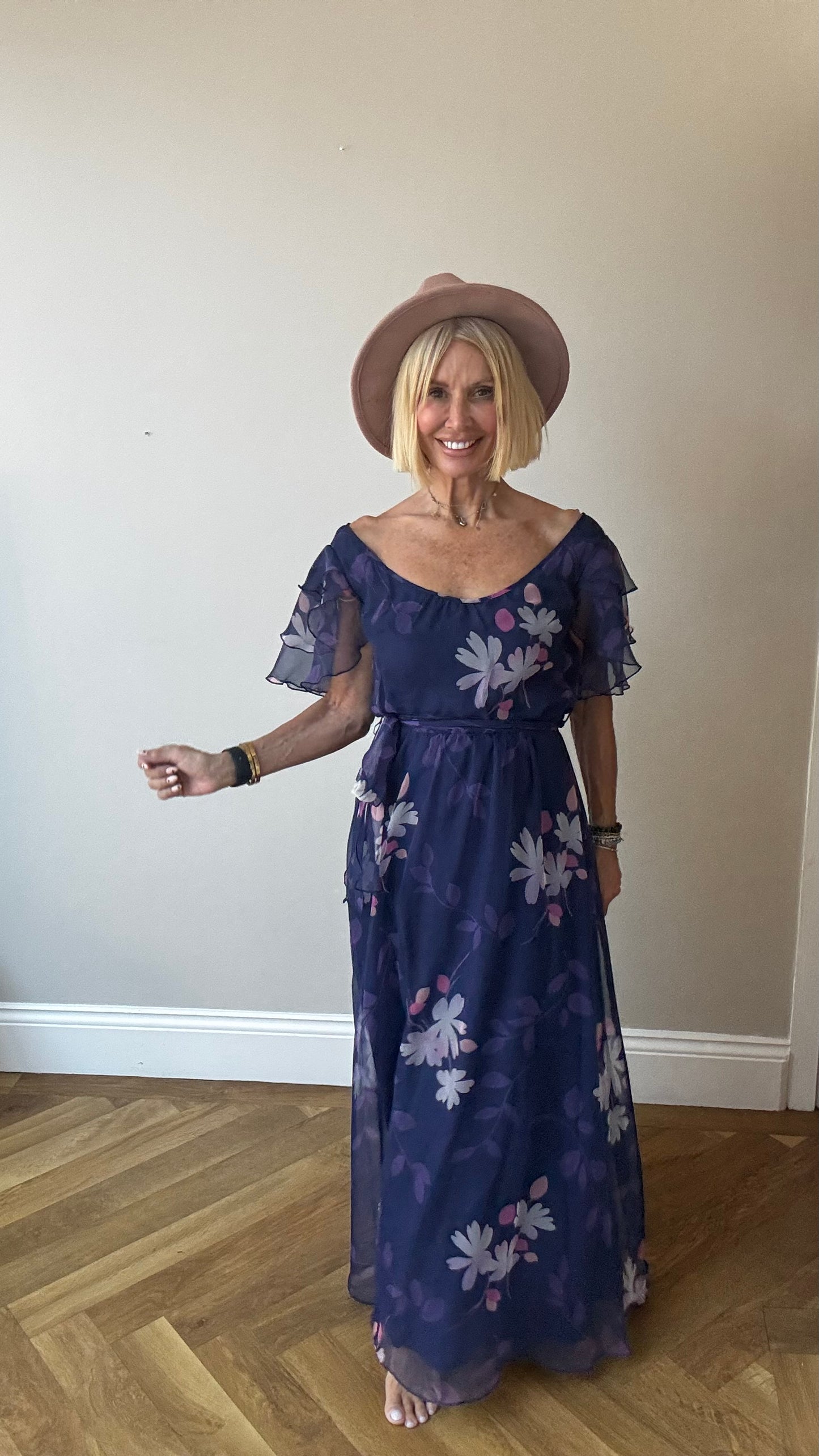 Floaty Angel Sleeve Maxi.