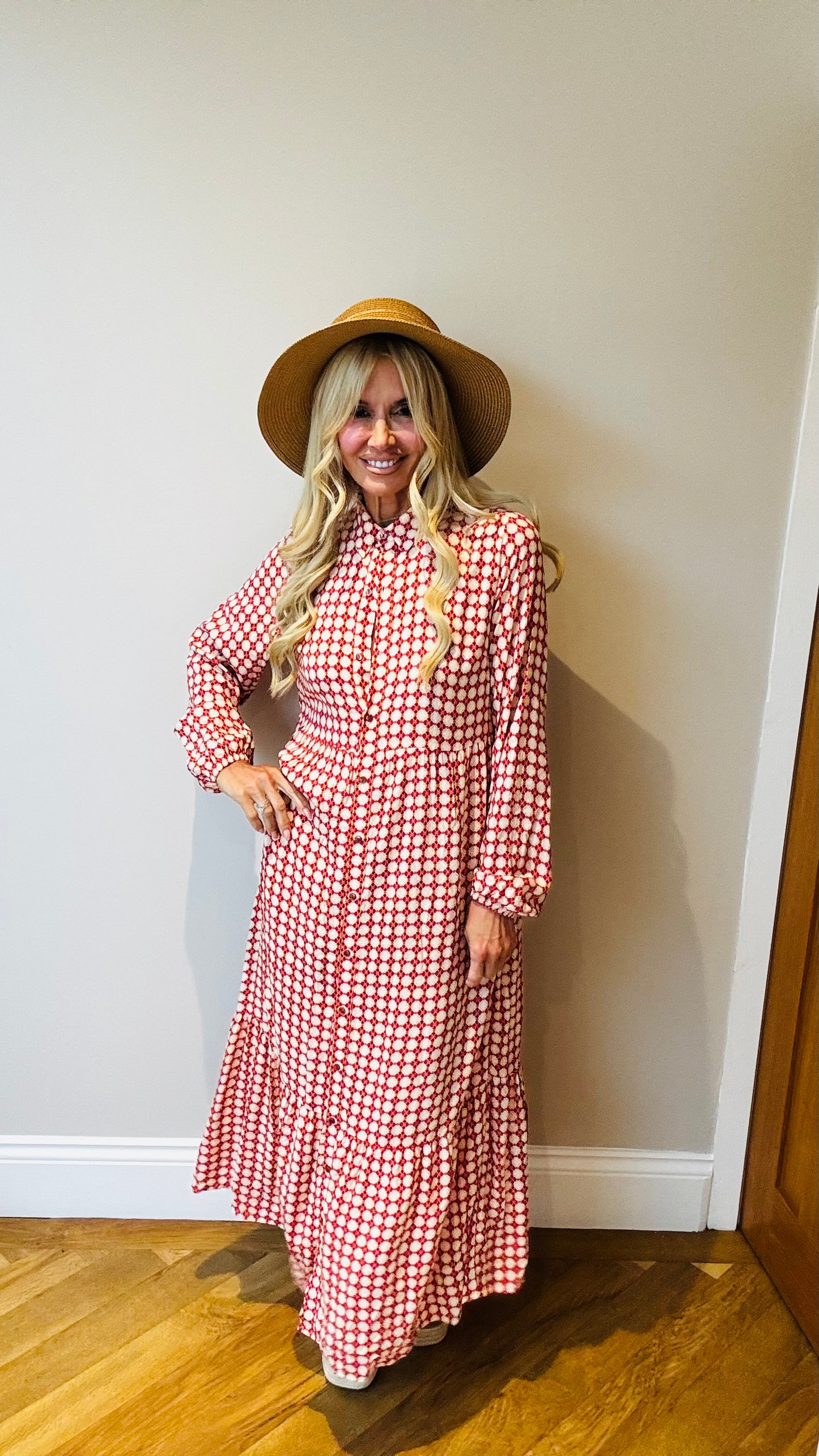 Pretty Maxi Dress Size 8 ( measured to fit up to a 14)