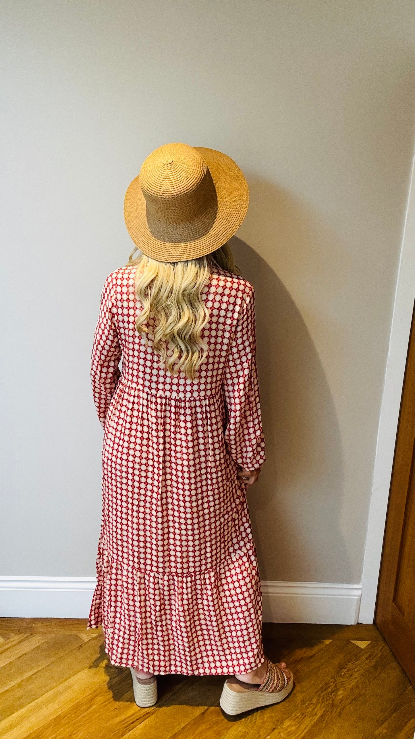 Pretty Maxi Dress Size 8 ( measured to fit up to a 14)