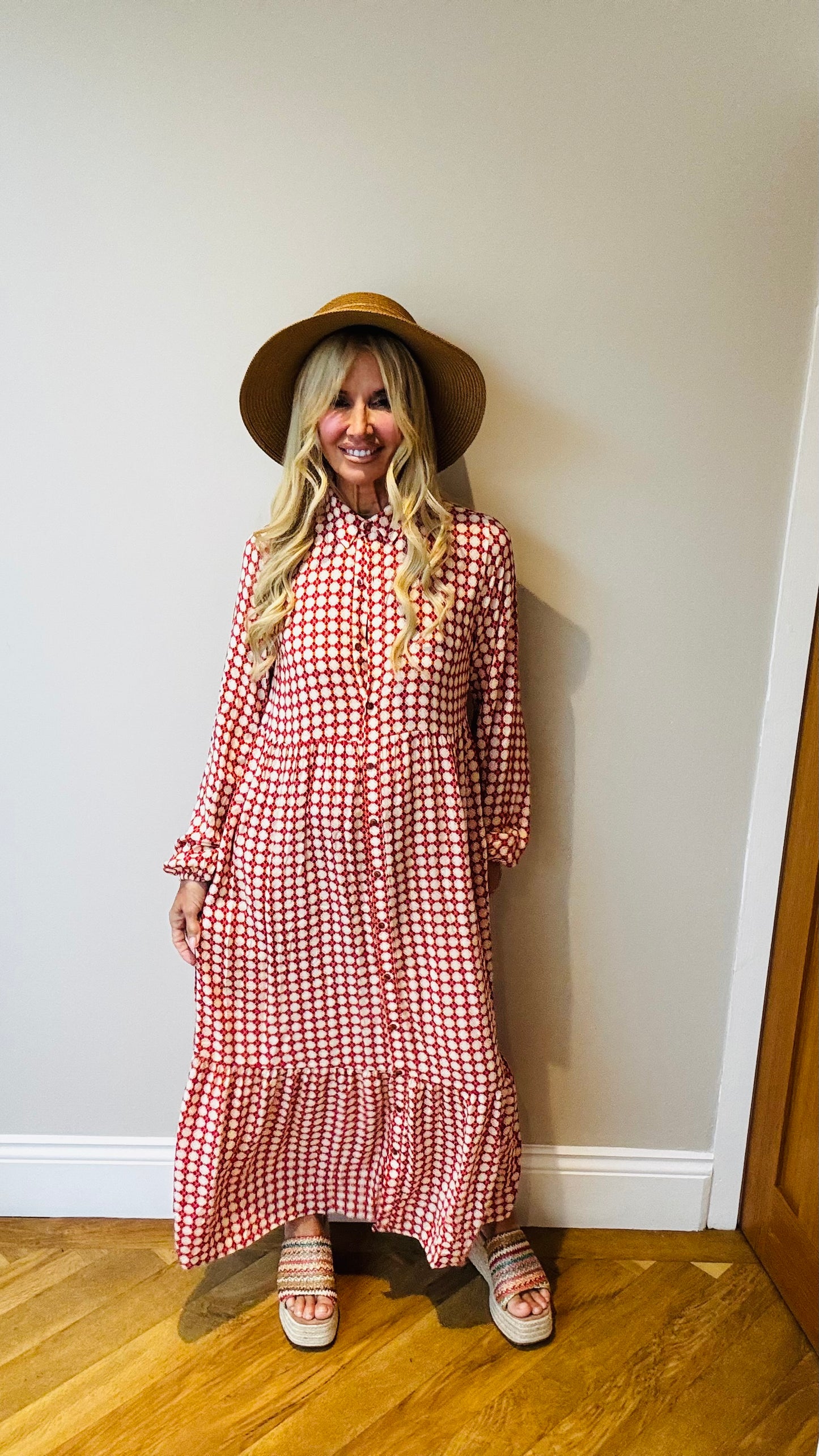 Pretty Maxi Dress Size 8 ( measured to fit up to a 14)