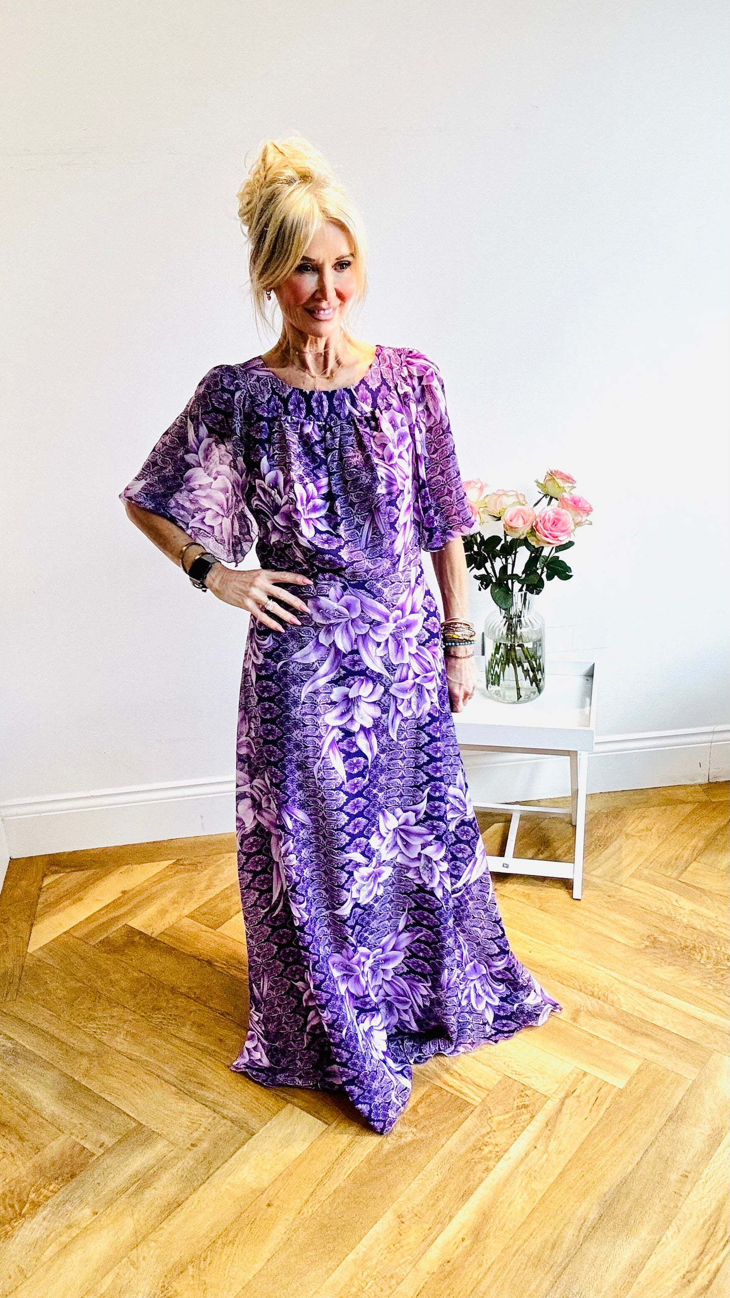 “Kleemeier Hof” Cape Sleeved Maxi Dress