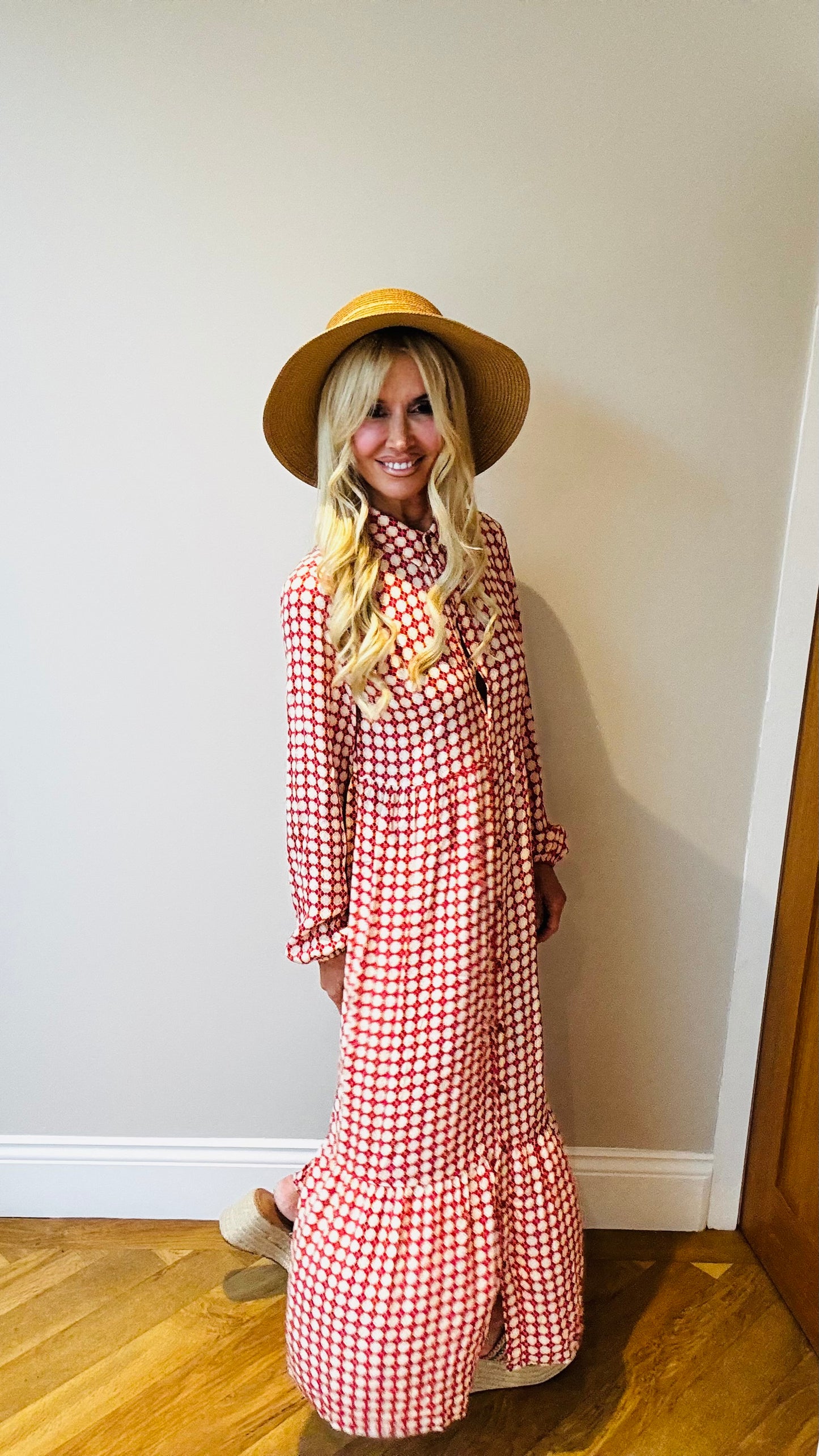 Pretty Maxi Dress Size 8 ( measured to fit up to a 14)
