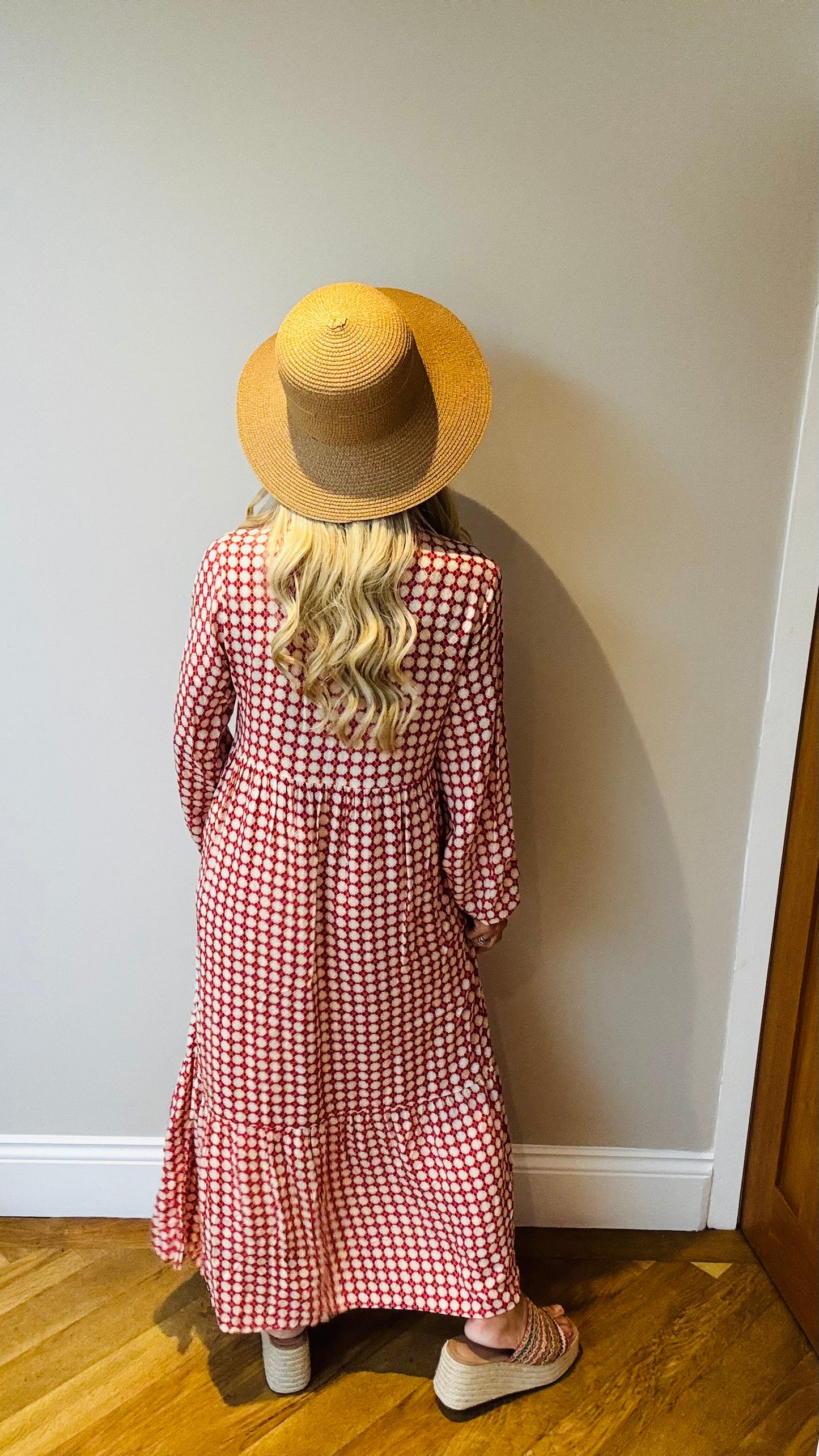 Pretty Maxi Dress Size 8 ( measured to fit up to a 14)