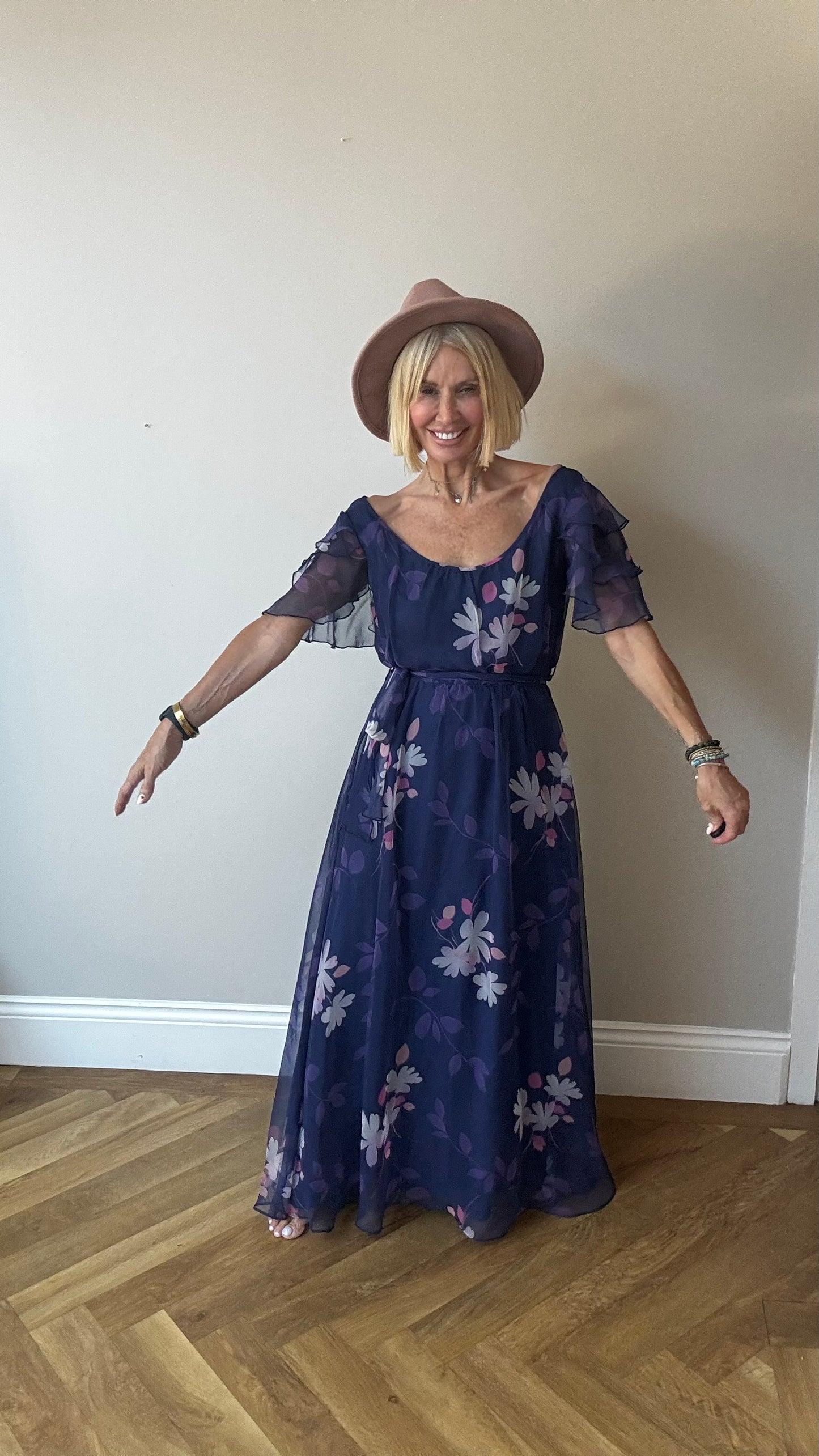 Floaty Angel Sleeve Maxi.