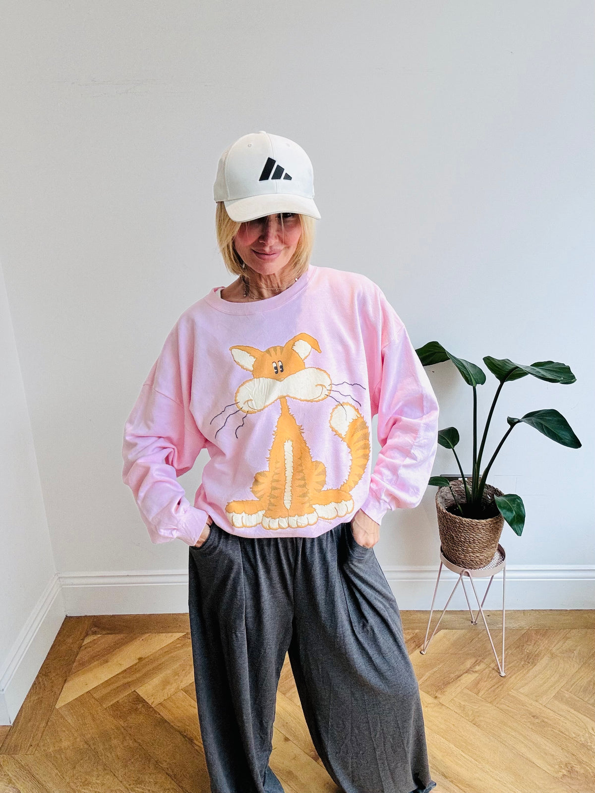 Cute Cat 80’s Sweatshirt
