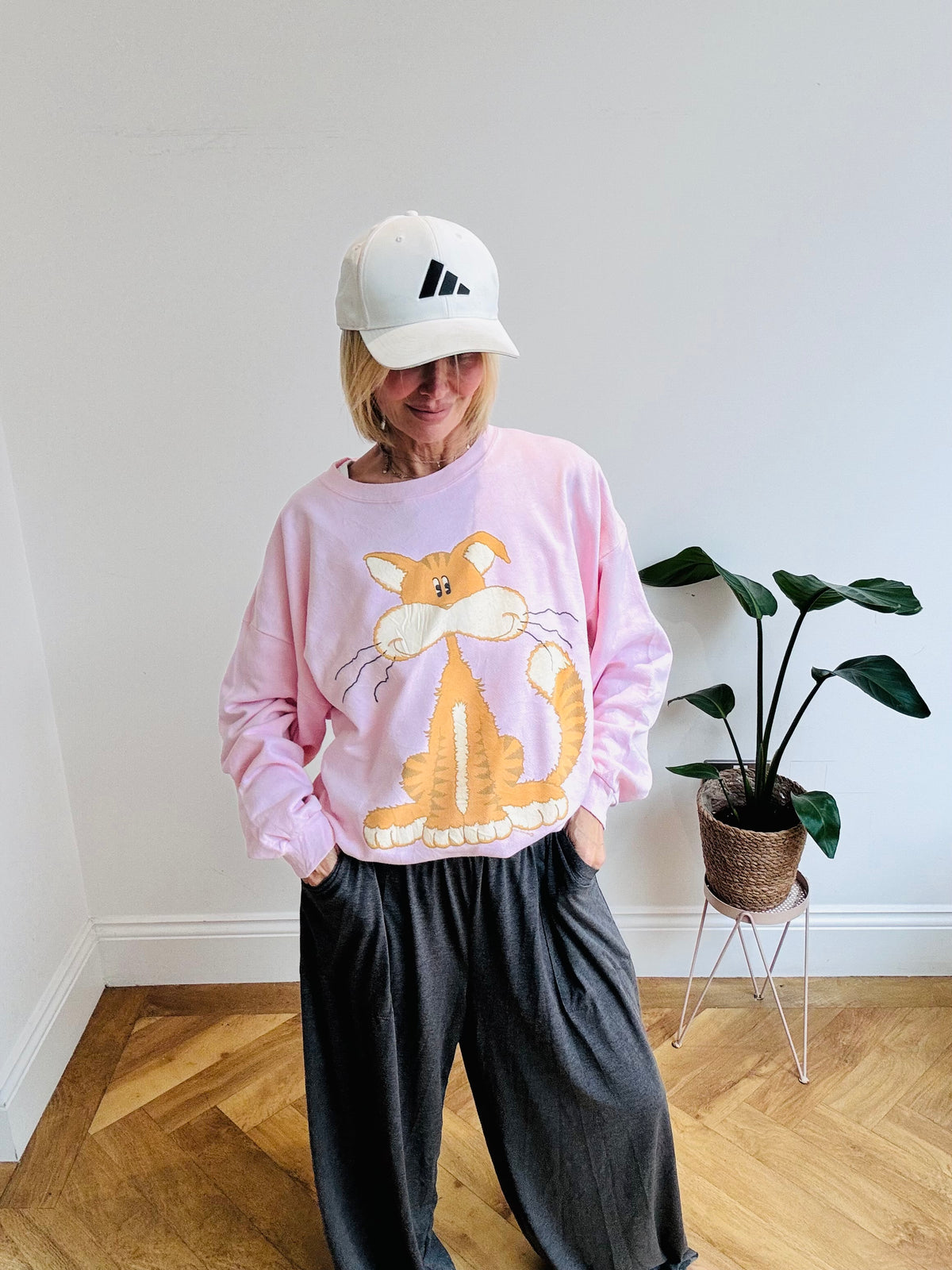 Cute Cat 80’s Sweatshirt